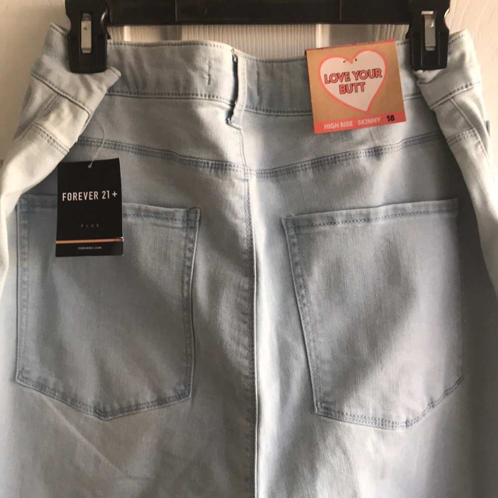 Jeans - Picture 3 of 4